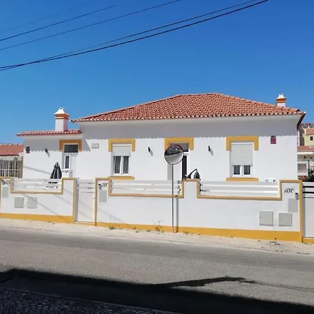 Casa Da Da Poça - íris * Estoril